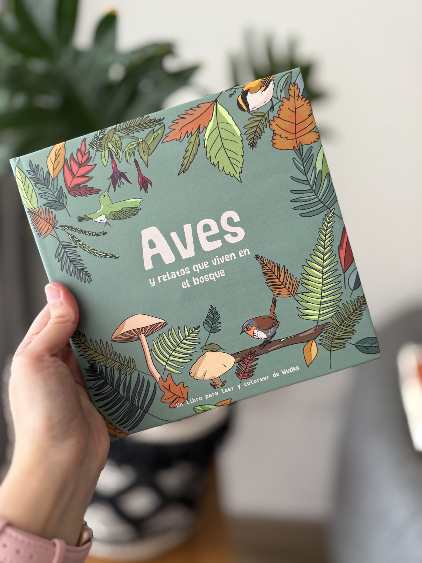 Libro para Colorear: Aves y Relatos que viven en el Bosque